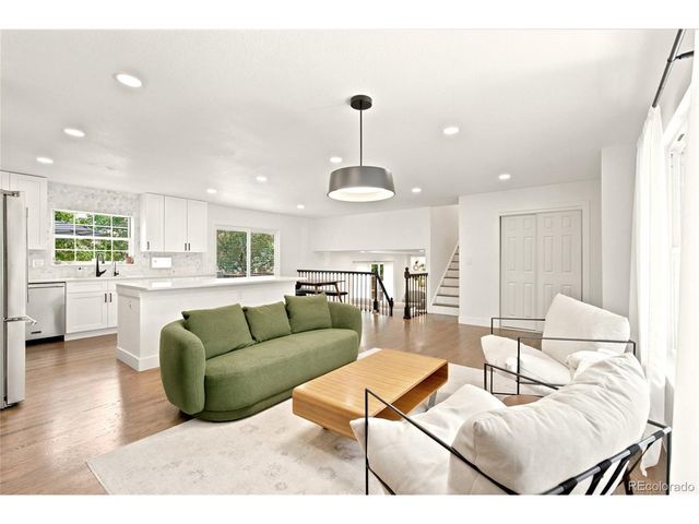 6847 S Magnolia Ct, Centennial, CO 80112