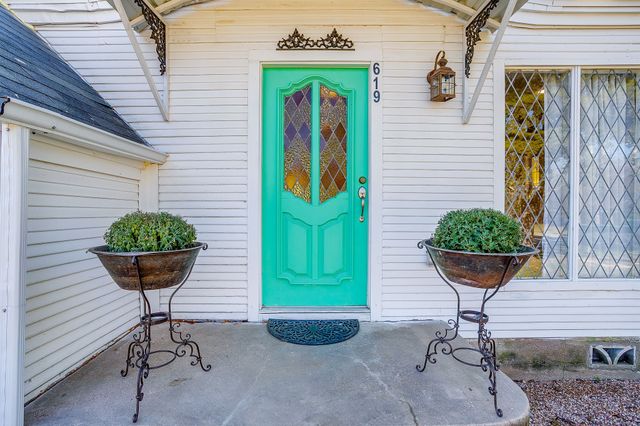 619 W Live Oak Street, Jacksboro, TX 76458