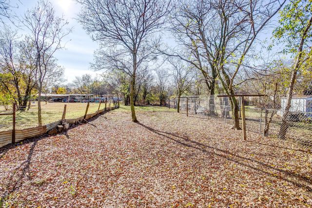 619 W Live Oak Street, Jacksboro, TX 76458