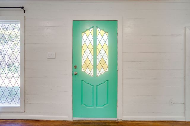 619 W Live Oak Street, Jacksboro, TX 76458