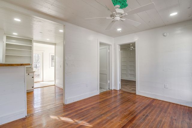 619 W Live Oak Street, Jacksboro, TX 76458