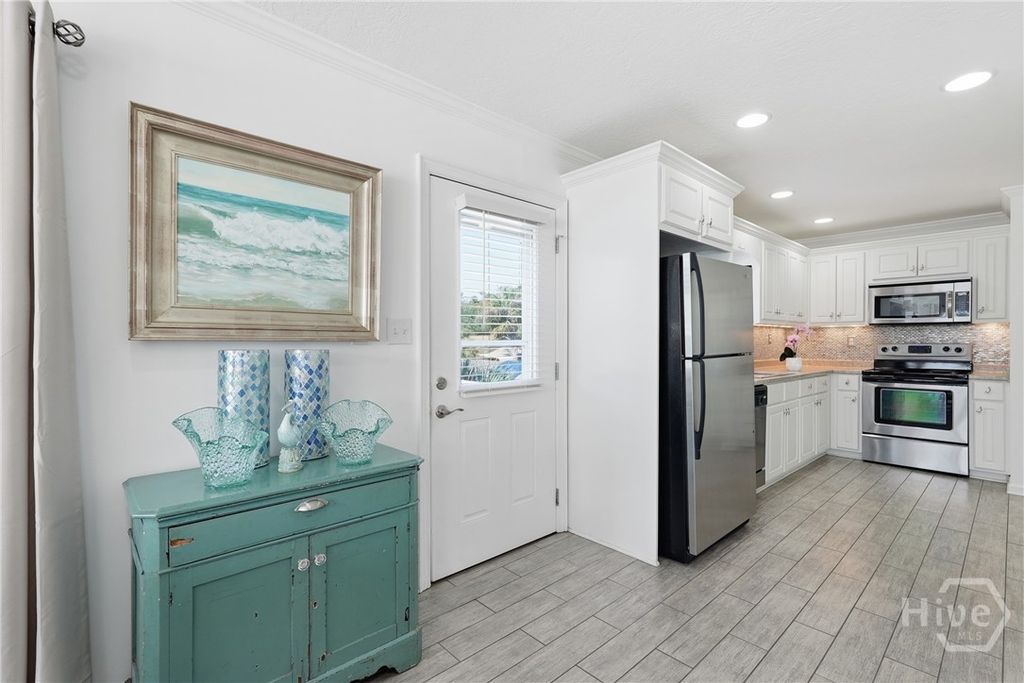 Image 15 of property listing at 207 2nd Avenue, Tybee Island, GA 31328