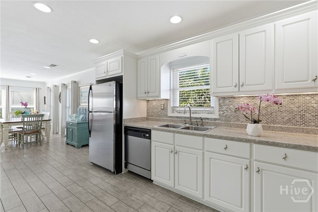 Image 20 of property listing at 207 2nd Avenue, Tybee Island, GA 31328