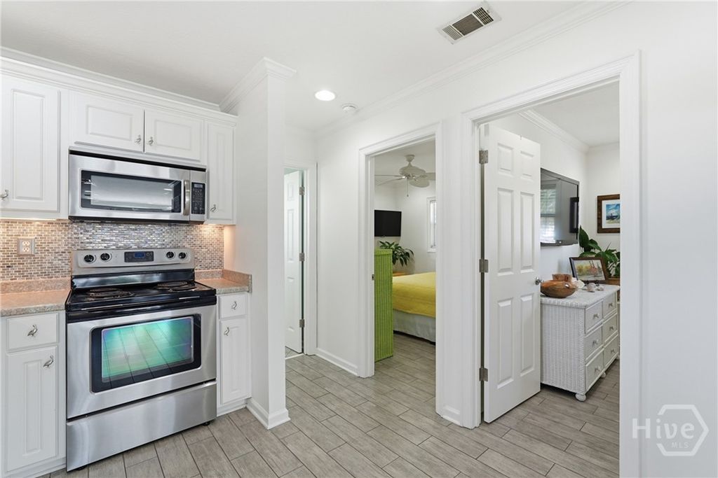 Image 21 of property listing at 207 2nd Avenue, Tybee Island, GA 31328