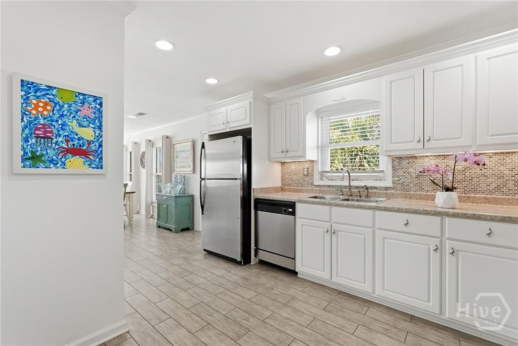 Image 22 of property listing at 207 2nd Avenue, Tybee Island, GA 31328