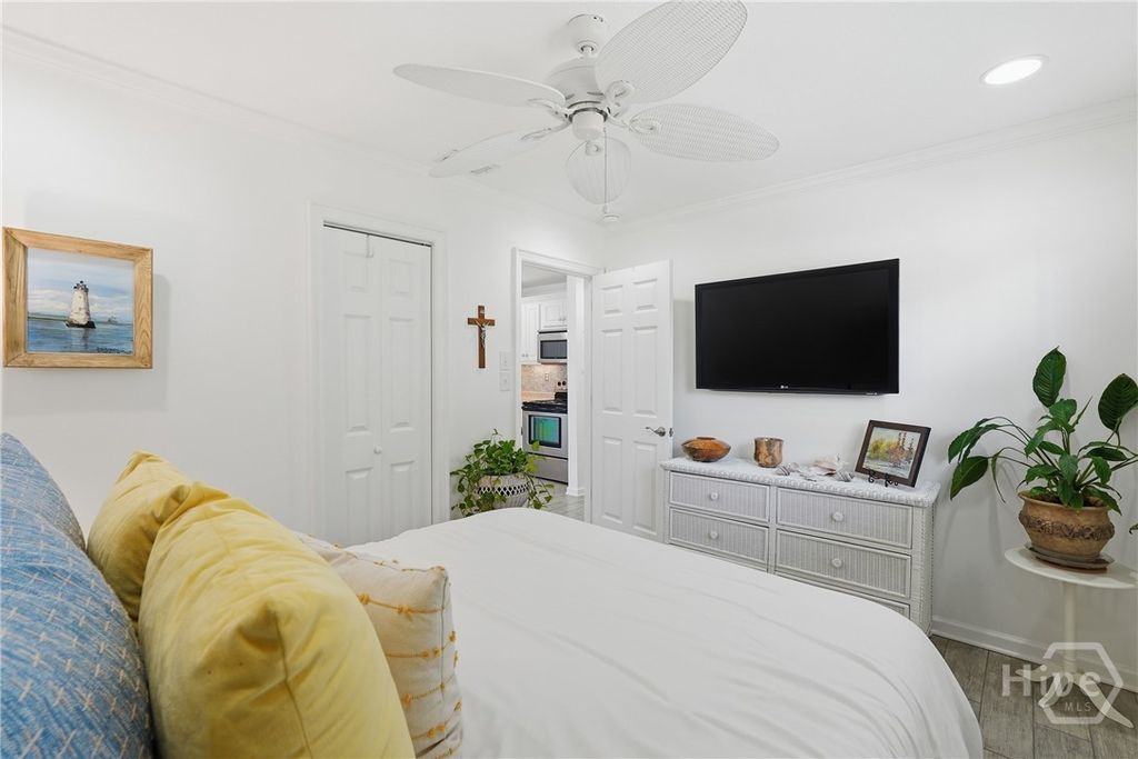 Image 28 of property listing at 207 2nd Avenue, Tybee Island, GA 31328
