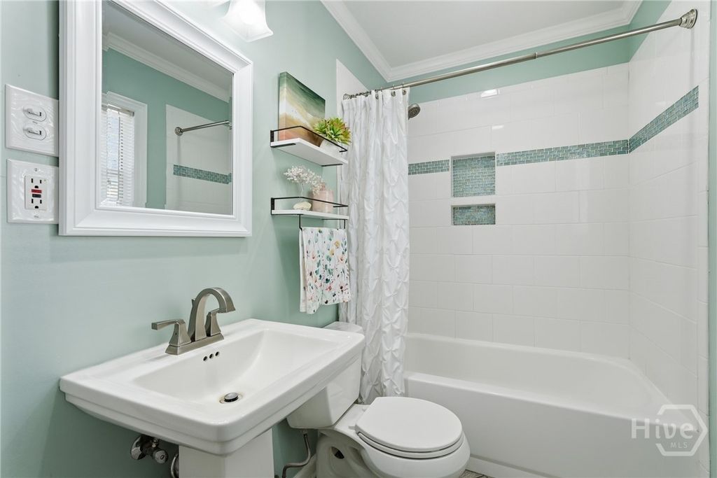 Image 30 of property listing at 207 2nd Avenue, Tybee Island, GA 31328