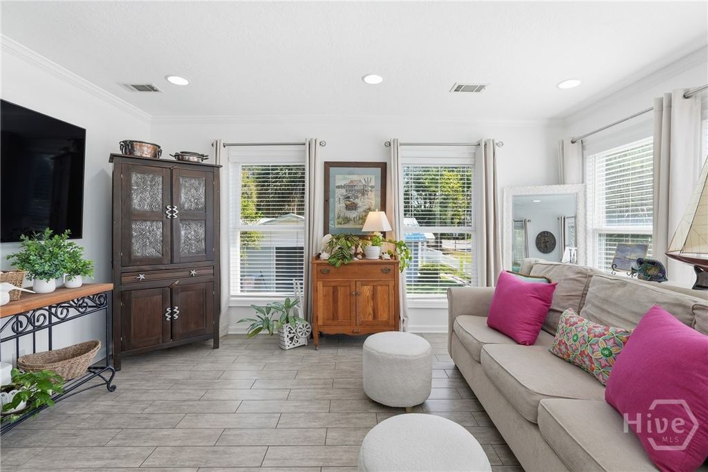 Image 4 of property listing at 207 2nd Avenue, Tybee Island, GA 31328