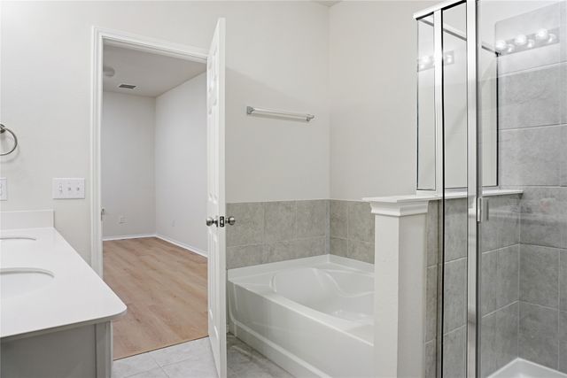 1104 Bluespire Drive, Fort Worth, TX 76131