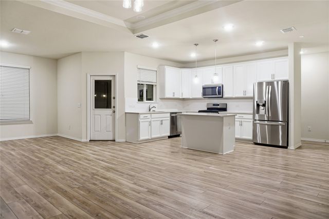 1104 Bluespire Drive, Fort Worth, TX 76131