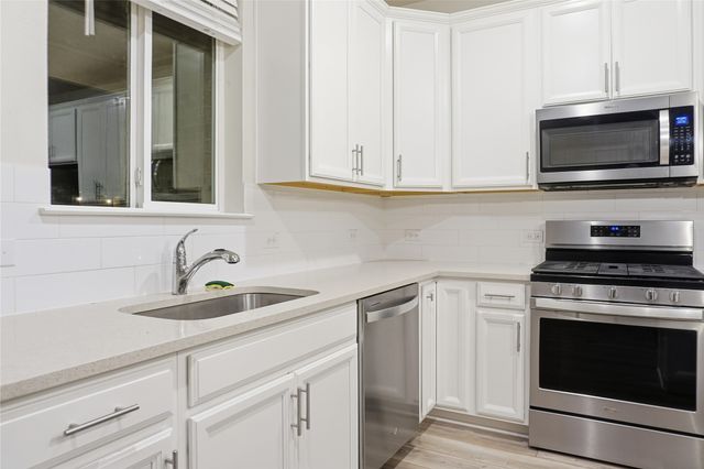 1104 Bluespire Drive, Fort Worth, TX 76131