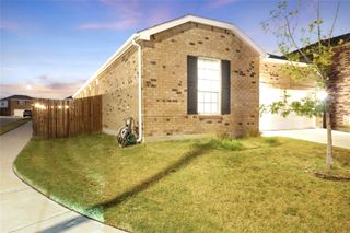 1104 Bluespire Drive, Fort Worth, TX 76131