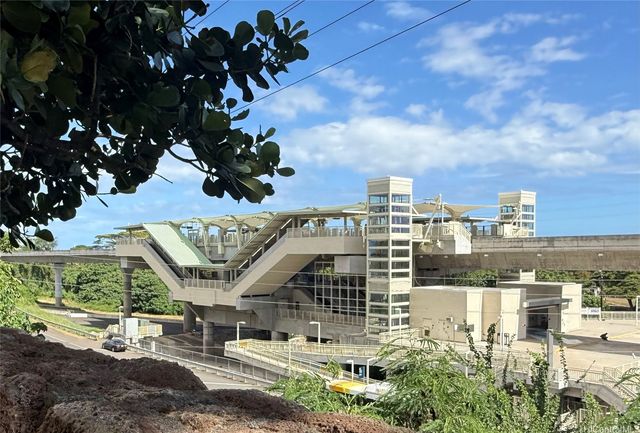 1060 Kamehameha Highway 1704B, Pearl City, HI 96782
