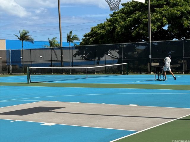 1060 Kamehameha Highway 1704B, Pearl City, HI 96782
