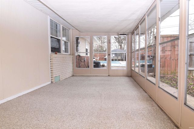 6416 W Franwood Circle, Yorktown, IN 47396