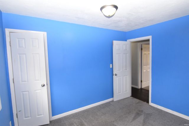 6416 W Franwood Circle, Yorktown, IN 47396