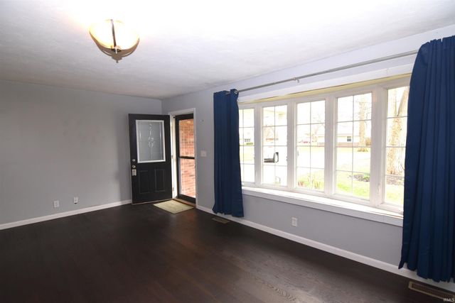 6416 W Franwood Circle, Yorktown, IN 47396