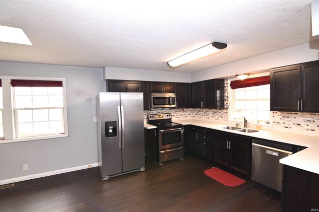 6416 W Franwood Circle, Yorktown, IN 47396