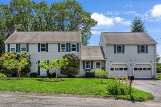 11 Rosewood Dr, Leominster, MA 01453