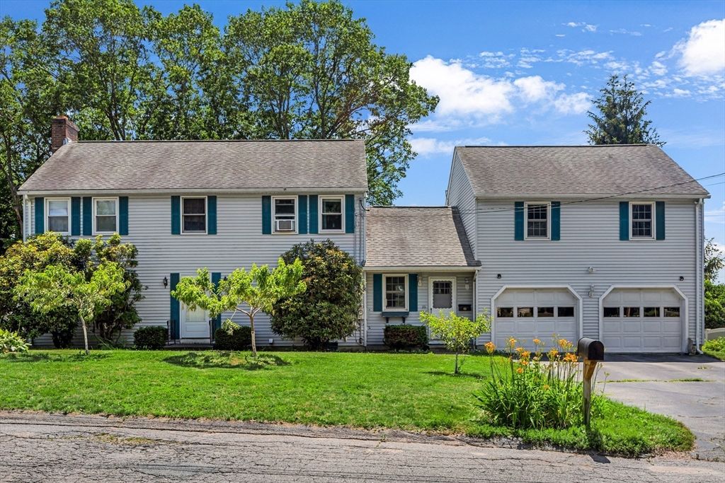11 Rosewood Dr, Leominster, MA 01453