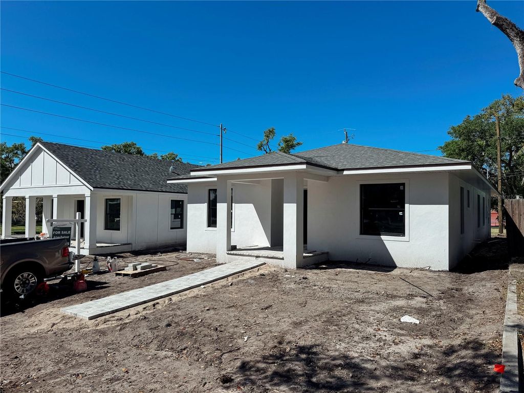 Image 11 of property listing at 2551/2553 21ST STREET S, St Petersburg, FL 33712