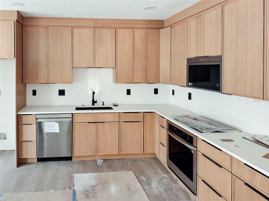 Image 14 of property listing at 2551/2553 21ST STREET S, St Petersburg, FL 33712