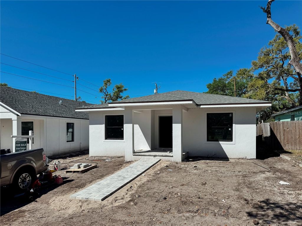 Image 10 of property listing at 2551/2553 21ST STREET S, St Petersburg, FL 33712