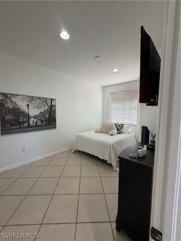 7431 Bristol CIR, Naples, FL 34120