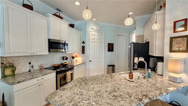 608 SW Chesapeake Ct, Port St. Lucie, FL 34986