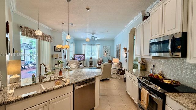 608 SW Chesapeake Ct, Port St. Lucie, FL 34986