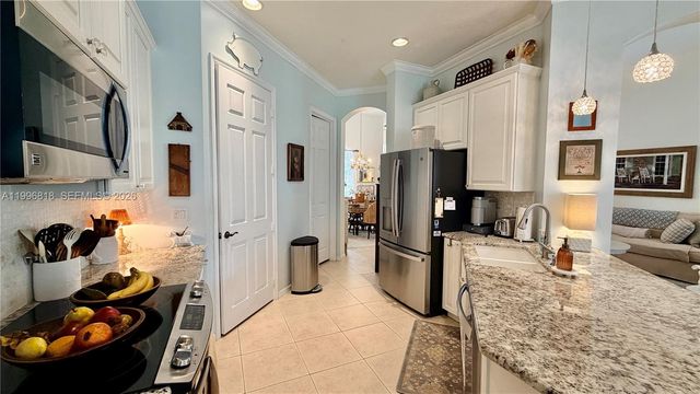 608 SW Chesapeake Ct, Port St. Lucie, FL 34986