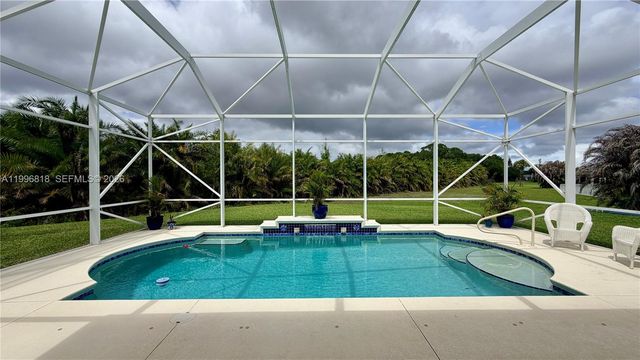 608 SW Chesapeake Ct, Port St. Lucie, FL 34986