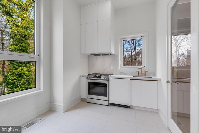 8757 BROOK ROAD, Mclean, VA 22102