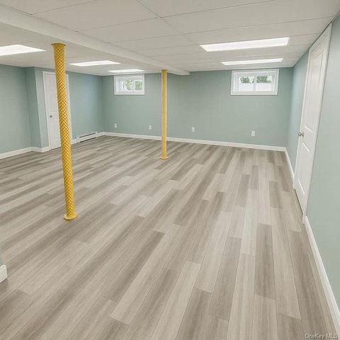 24 Rellim Drive, Glen Cove, NY 11542