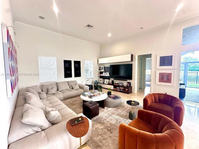 19038 Park Ridge St, Weston, FL 33332