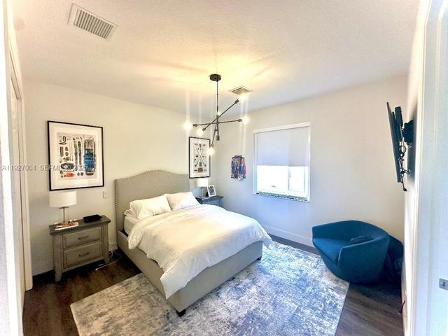 19038 Park Ridge St, Weston, FL 33332