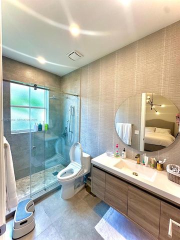 19038 Park Ridge St, Weston, FL 33332