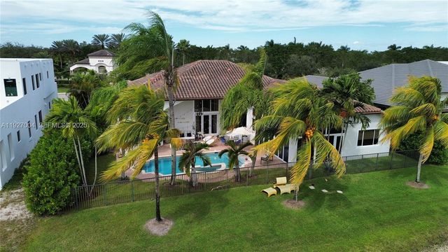 19038 Park Ridge St, Weston, FL 33332