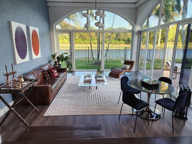 19038 Park Ridge St, Weston, FL 33332