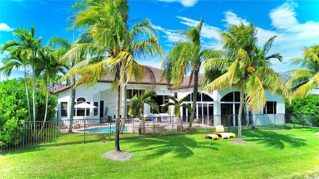 19038 Park Ridge St, Weston, FL 33332