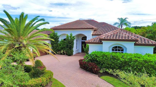 19038 Park Ridge St, Weston, FL 33332