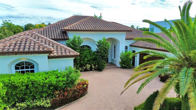 19038 Park Ridge St, Weston, FL 33332