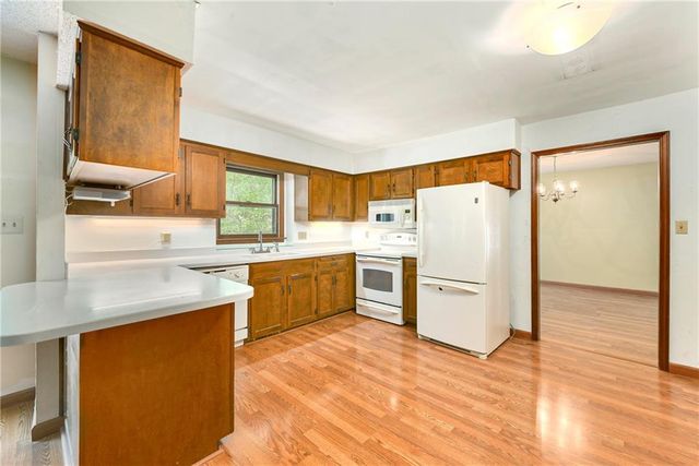 2201 Sunset Court, Leavenworth, KS 66048