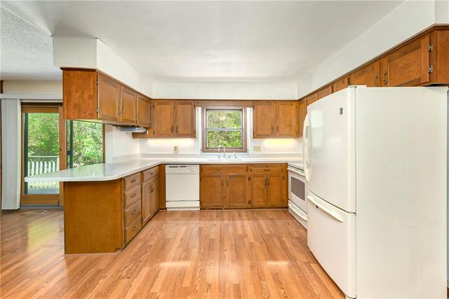 2201 Sunset Court, Leavenworth, KS 66048
