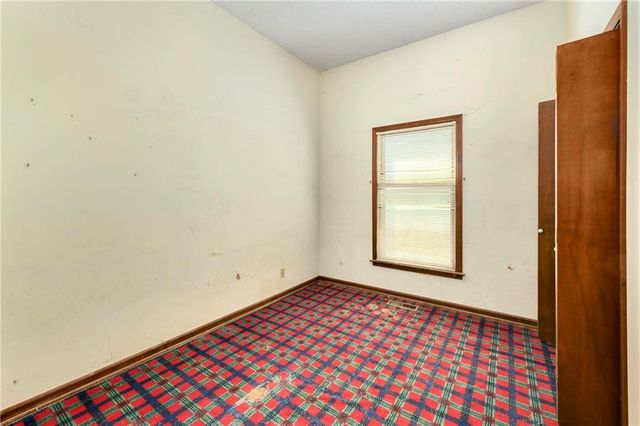 2201 Sunset Court, Leavenworth, KS 66048