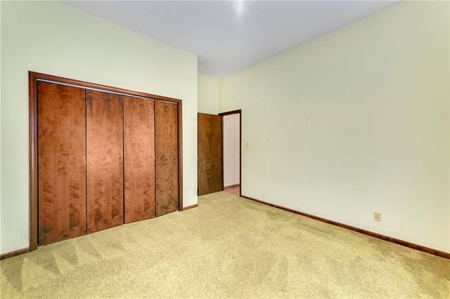 2201 Sunset Court, Leavenworth, KS 66048