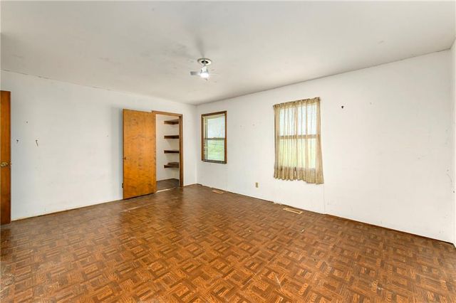 2201 Sunset Court, Leavenworth, KS 66048