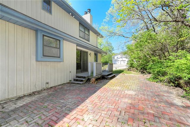 2201 Sunset Court, Leavenworth, KS 66048