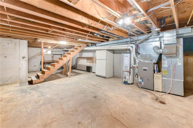 2201 Sunset Court, Leavenworth, KS 66048