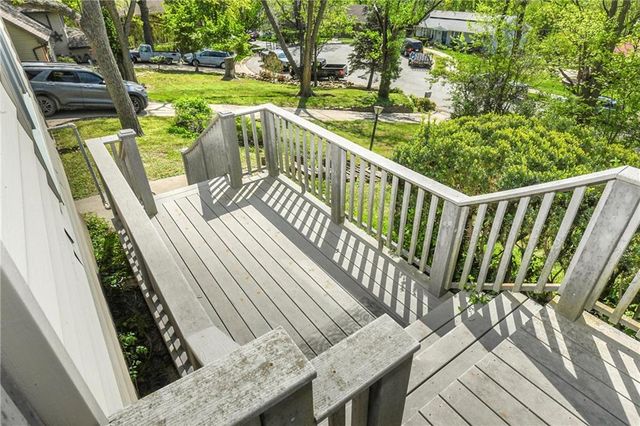 2201 Sunset Court, Leavenworth, KS 66048